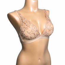 Load image into Gallery viewer, Triumph Elegant Touch Wire-Free Bra
